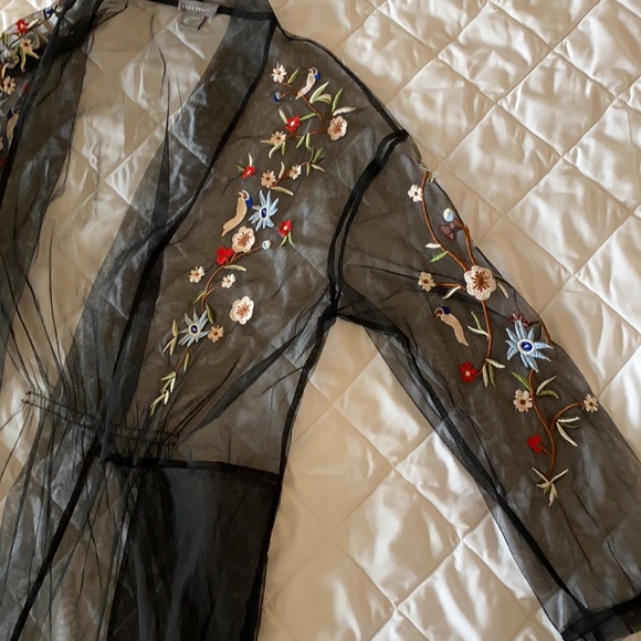 Kimono Cardigan Beach Black Sheer Floral Design - Picture 4 of 5
